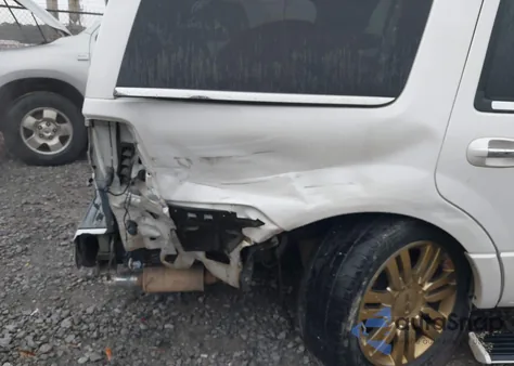 2010 Lincoln Navigator из США, поврежденный, VIN 5LMJJ2H53AEJ09868